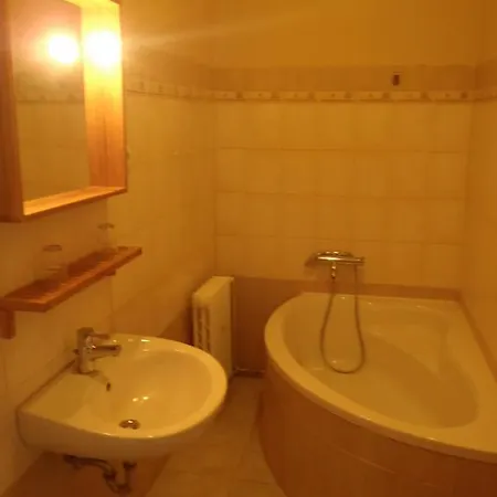 House Hotel