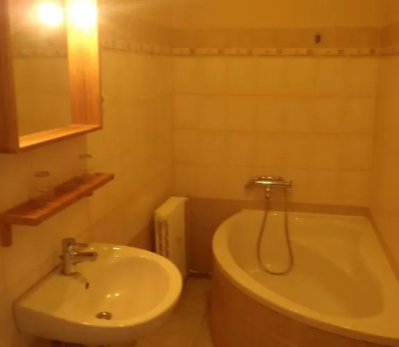 House Hotel